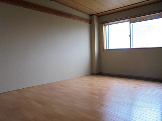 フラワー芦屋の居間写真
