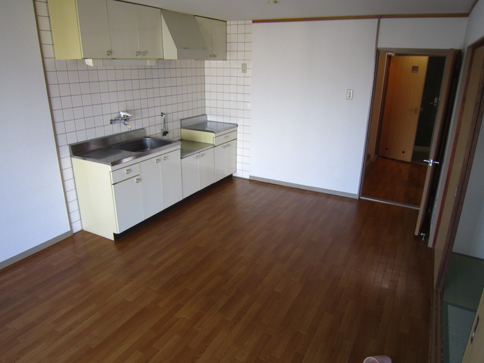 フラワー芦屋の居間写真