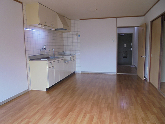 フラワー芦屋の居間写真