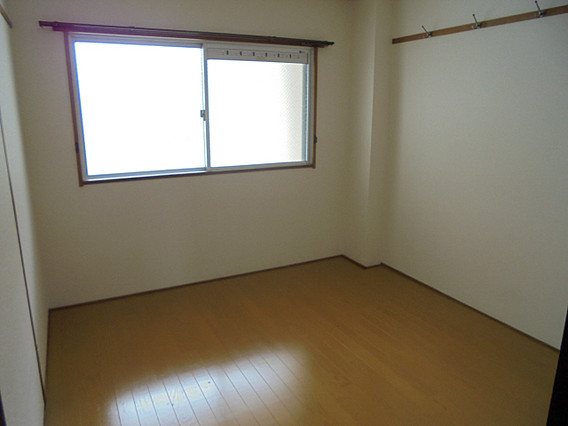 フラワー芦屋の居間写真