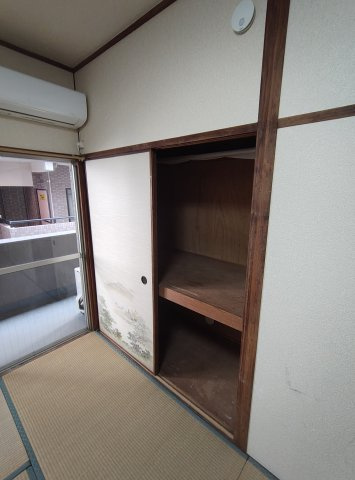 東海道本線 三ノ宮駅 徒歩10分 4階建 築55年の内装写真