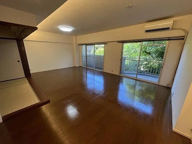 芦屋パインリッチの居間写真