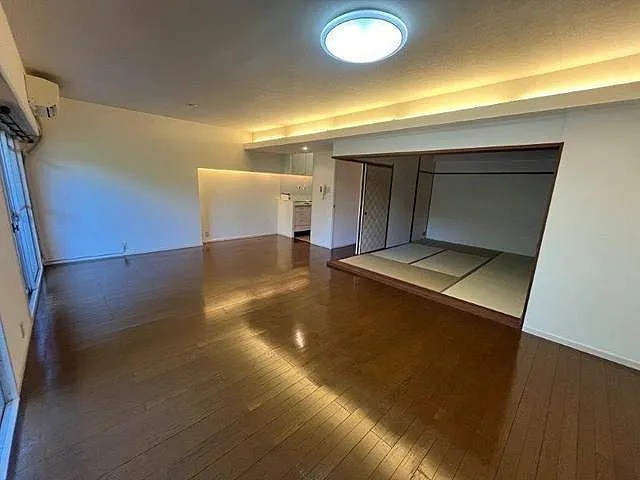 芦屋パインリッチの居間写真