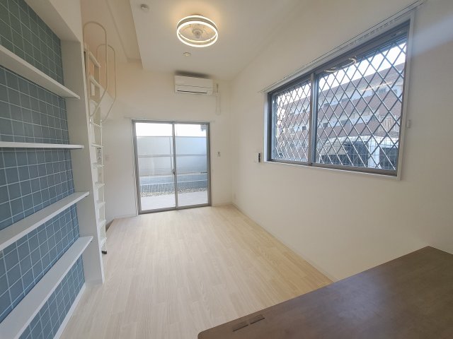 GRANKOBELIA津門大箇町の居間写真