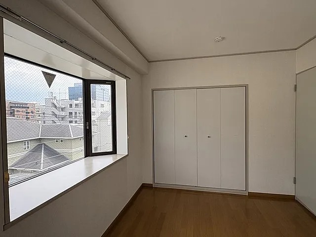 ベルヴィ本山中町の居間写真