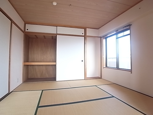 レジェンダリー小松の居間写真
