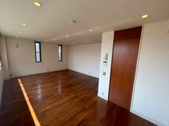 エクセレント芦屋の居間写真