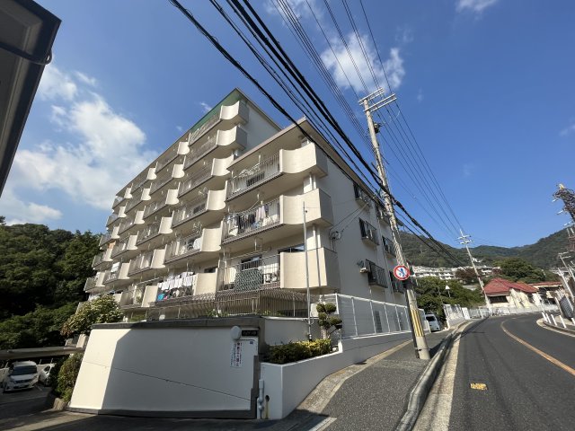 ハイツ六甲の外観写真