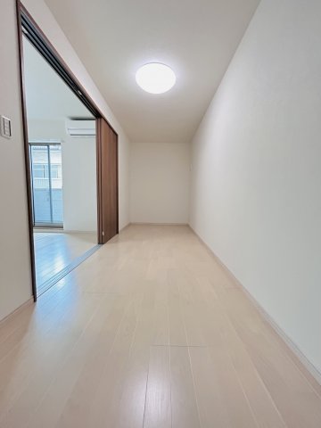 ウェルスクエア西宮北口の居間写真