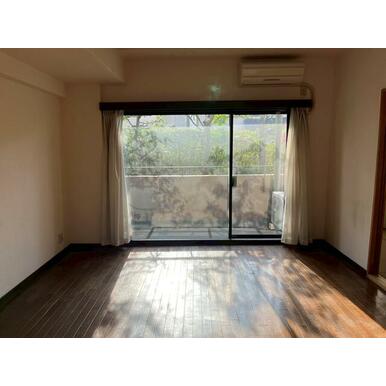 藤和芦屋川ホームズの居間写真