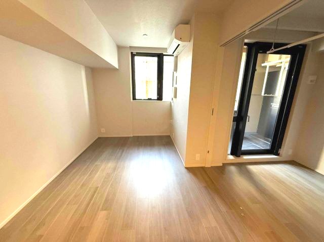 プラウド神戸トアロードの居間写真
