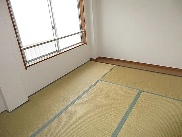 フラワー芦屋の居間写真