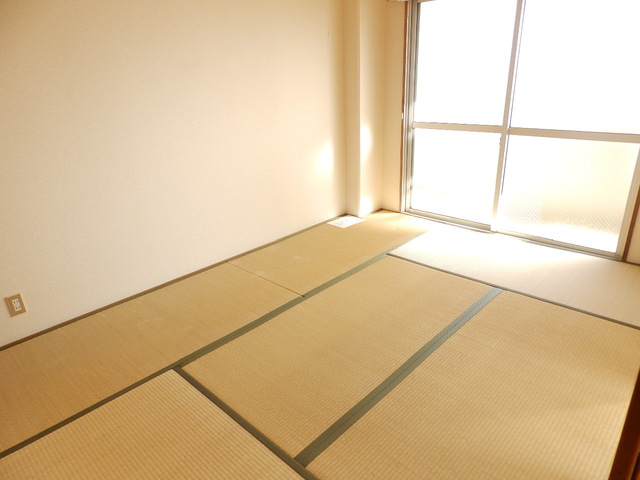 ルミエール大石の居間写真