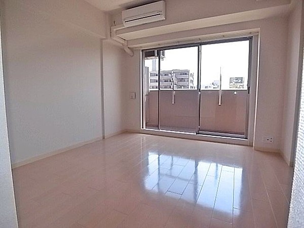CITYSPIRE新神戸の居間写真