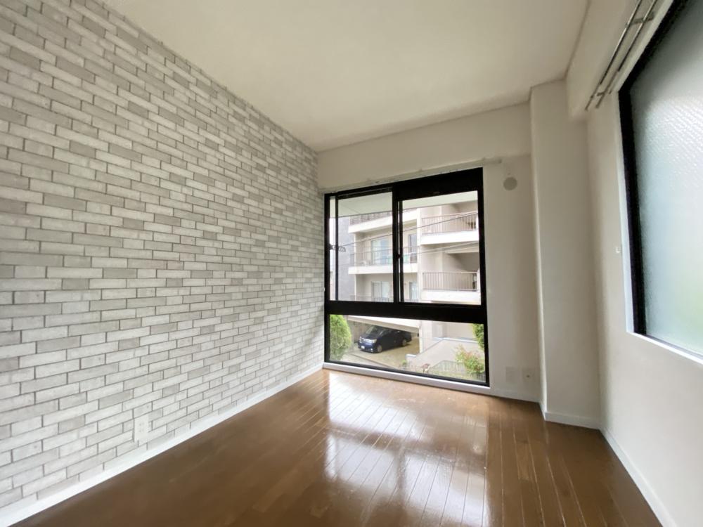 ロイヤル山芦屋の居間写真