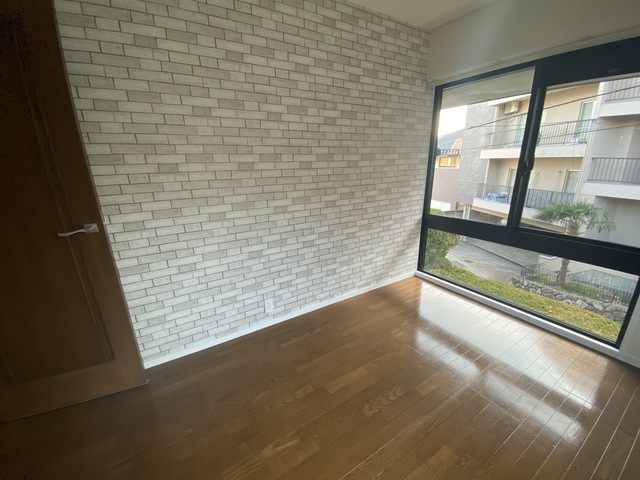 ロイヤル山芦屋の居間写真