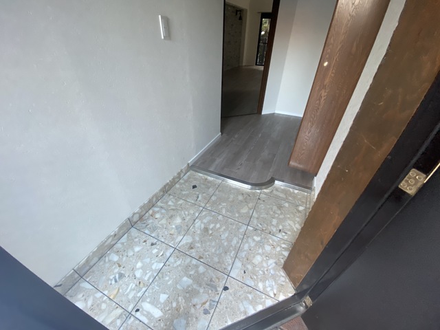 ロイヤル山芦屋の玄関写真