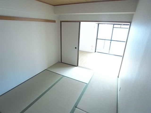 ベルパレス高木の居間写真