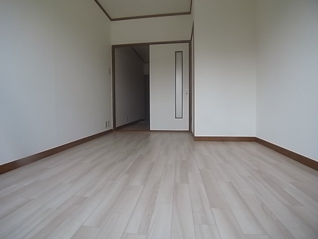 プレタメゾン岡本の居間写真