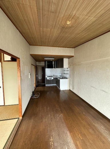 デュオ苦楽園の居間写真