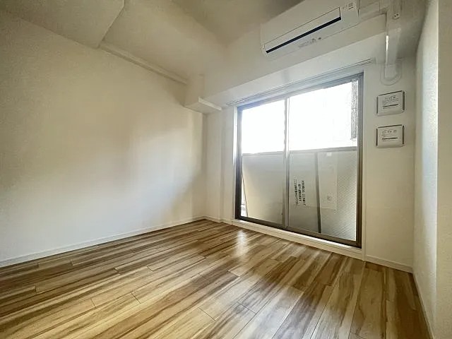 レオンコンフォート神戸駅前の居間写真