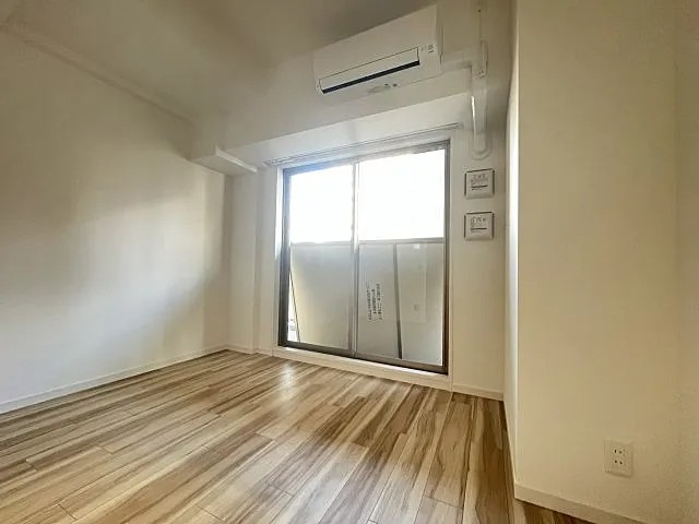 レオンコンフォート神戸駅前の居間写真