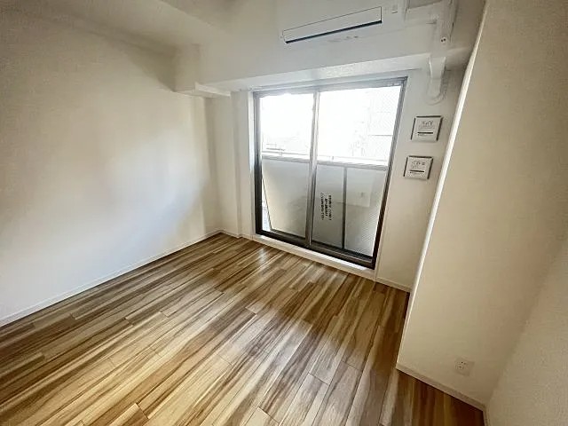 レオンコンフォート神戸駅前の居間写真