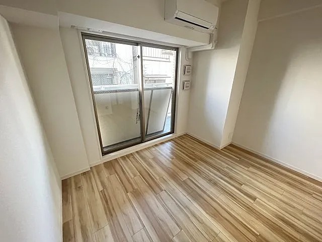 レオンコンフォート神戸駅前の居間写真