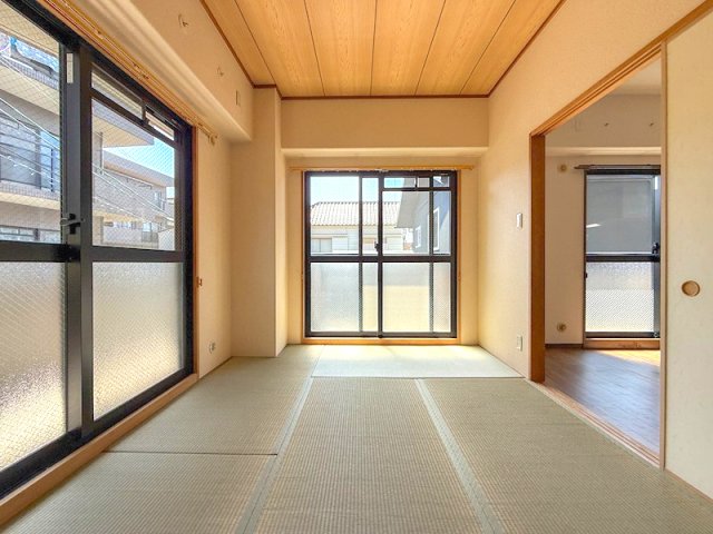 ビエント六甲の居間写真