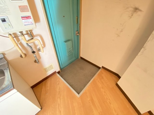 西島ビルの玄関写真