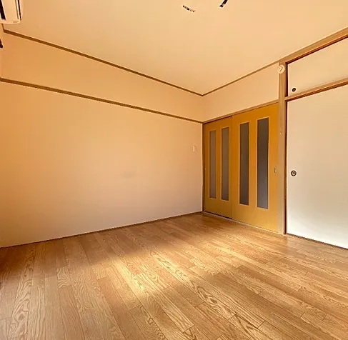 西島ビルの居間写真