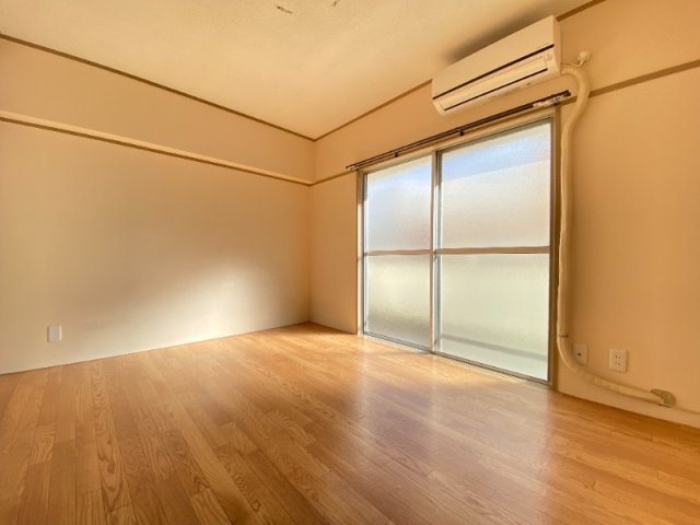 西島ビルの居間写真