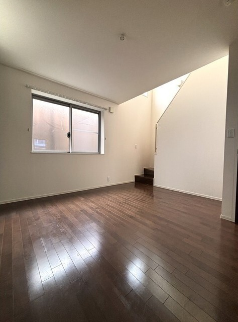 サテライト芦屋船戸町の居間写真