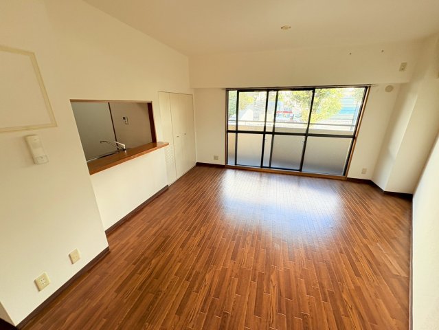 カーサコモド芦屋の居間写真
