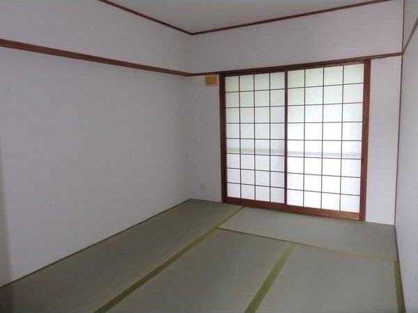芦屋東山プリンスの居間写真