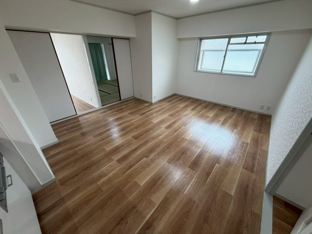 芦屋精道スカイハイツの居間写真
