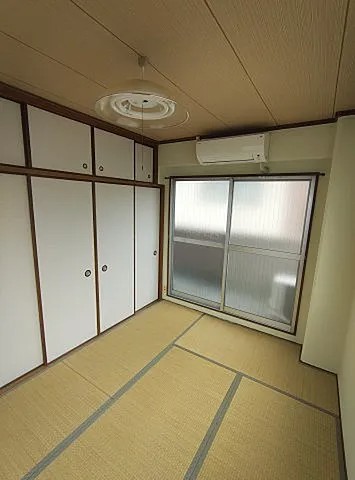 ハイツ熊内の居間写真