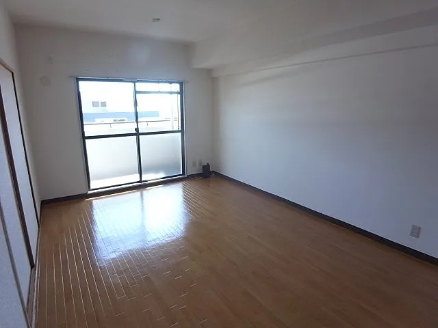 ハッピーコート芦屋の居間写真
