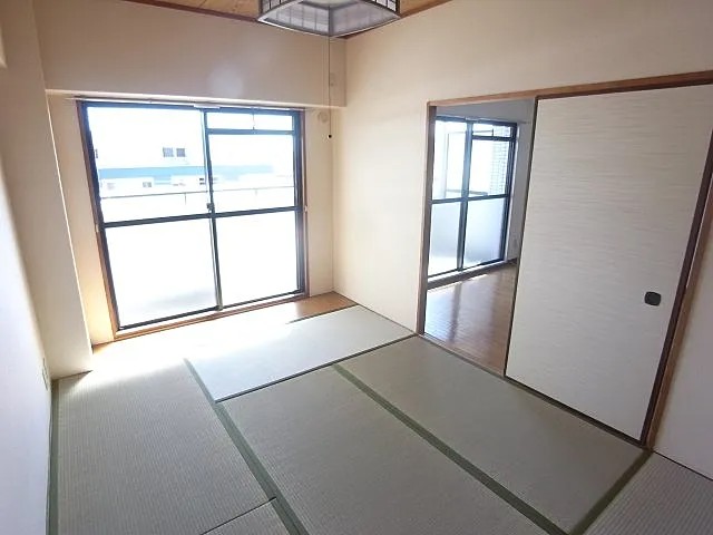 ハッピーコート芦屋の居間写真