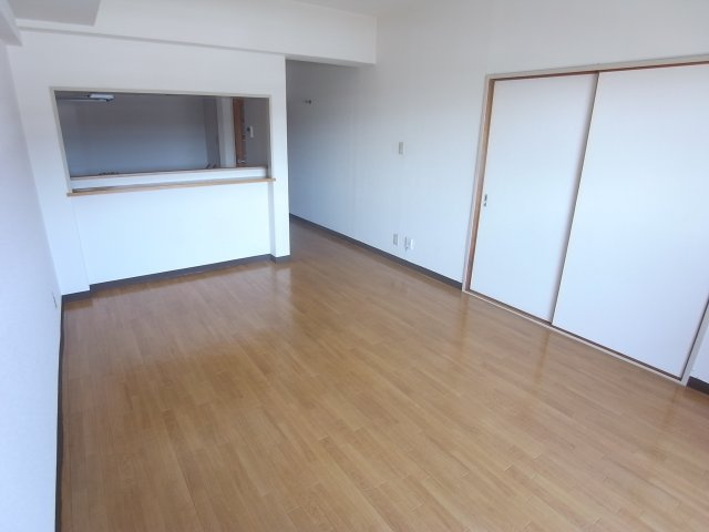 ハッピーコート芦屋の居間写真