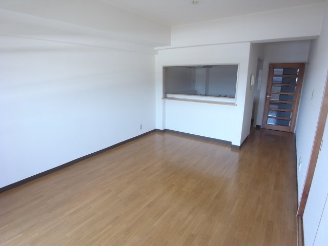 ハッピーコート芦屋の居間写真