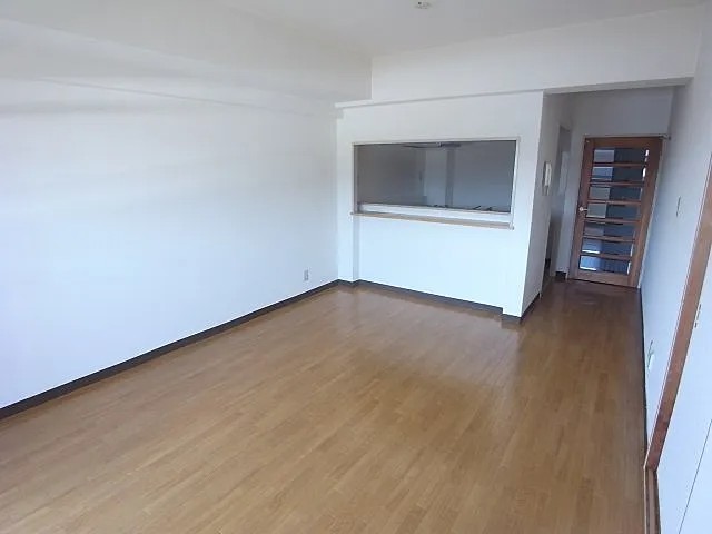 ハッピーコート芦屋の居間写真