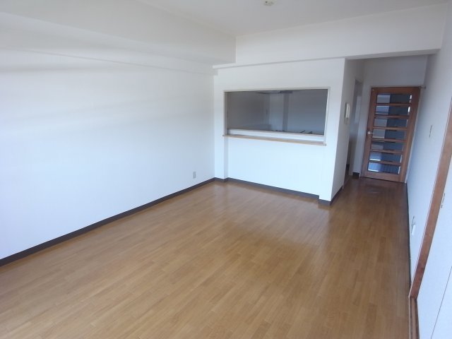 ハッピーコート芦屋の居間写真