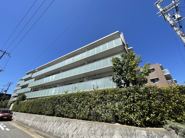 甲子園六石町ハイツの外観写真