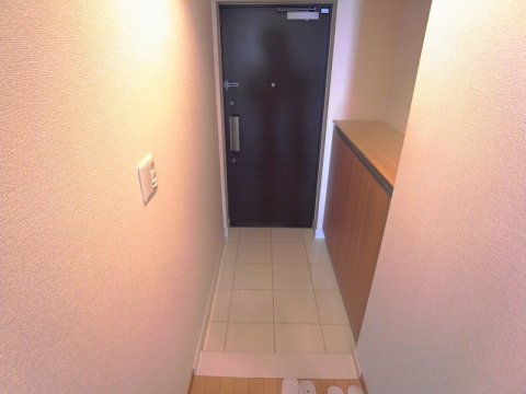 甲子園六石町ハイツの玄関写真
