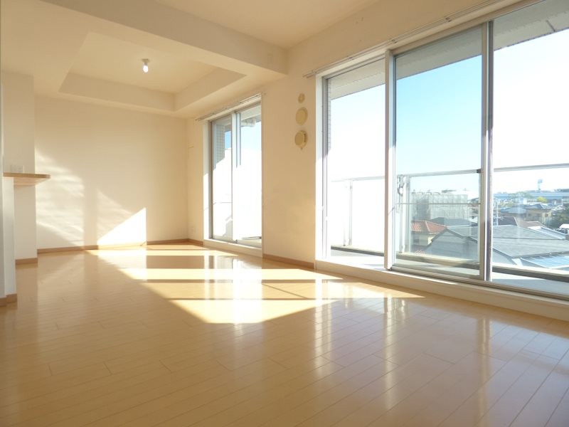 甲子園六石町ハイツの居間写真