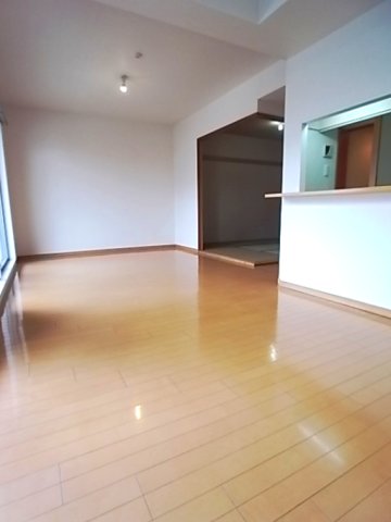 甲子園六石町ハイツの居間写真