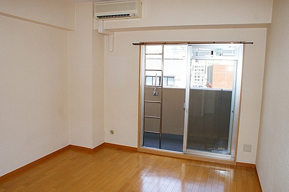 アスヴェル神戸元町の居間写真