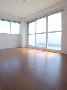 辻川マンションの居間写真