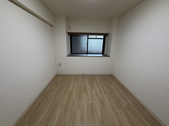 芦屋ハイツ翠ヶ丘の居間写真